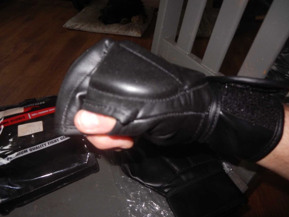 Wyprzedaż-> Rękawice do walk mma/karate rozm XL czarne ostatnie