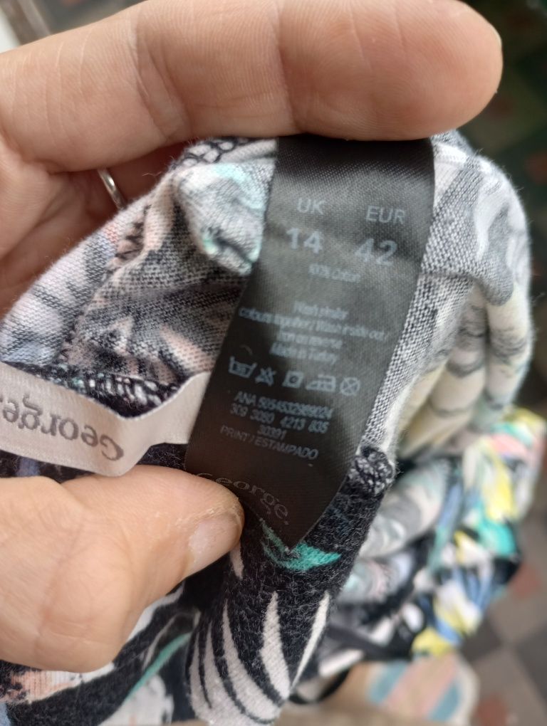 Sprzedam spodnie haremki luźne w kwiaty rozmiar 42 bawełna