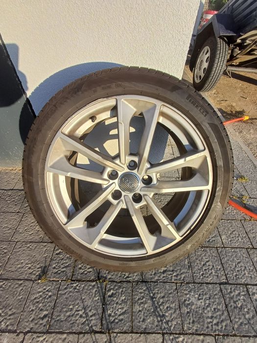 Pirelli po 1 sezonie 245/40R18 5x112  audi