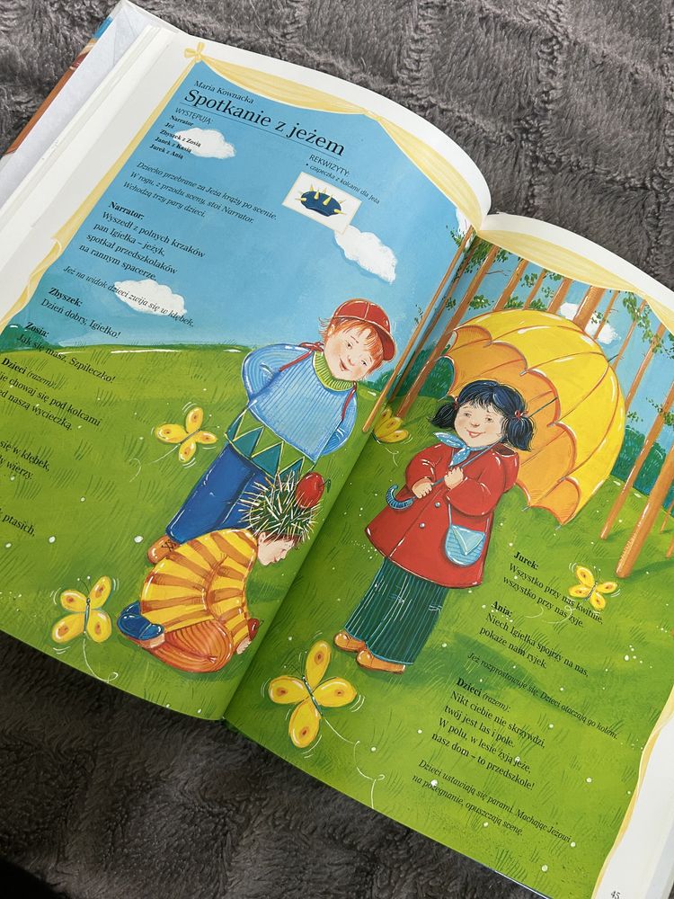 Zabawa w teatr centrum edukacji dziecięcej