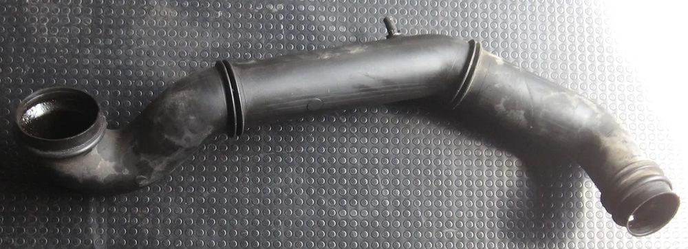 przewód filtra powietrza VOLVO V70 XC90 2.5 30645292