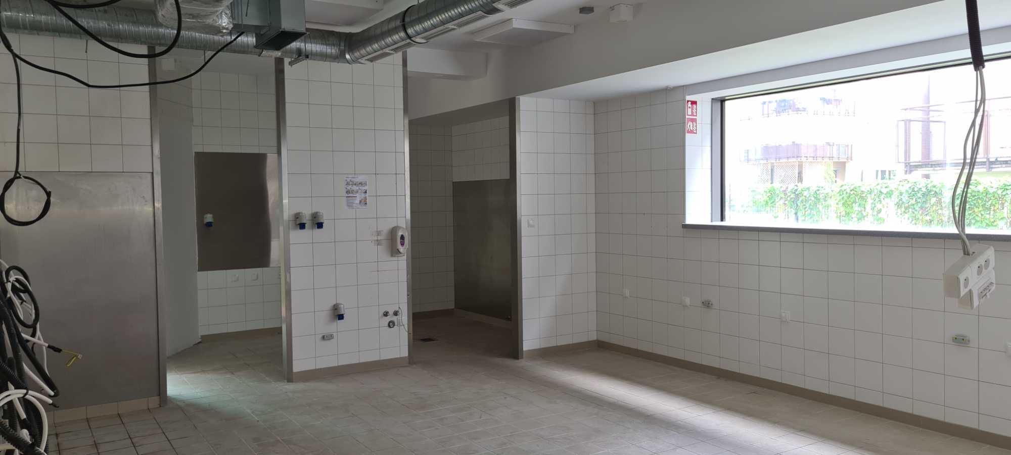 Nowoczesny lokal 143m2 na parterze do wynajęcia – Kraków, Ruczaj!