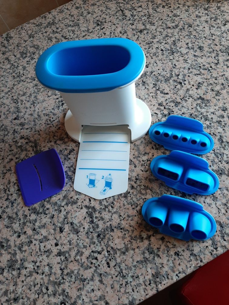 Conjunto Tupperware para moldar massas