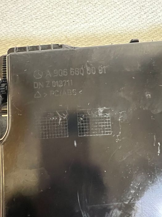 Mersedes sprinter 906 верхня полка бардачок консоль передньої панелі