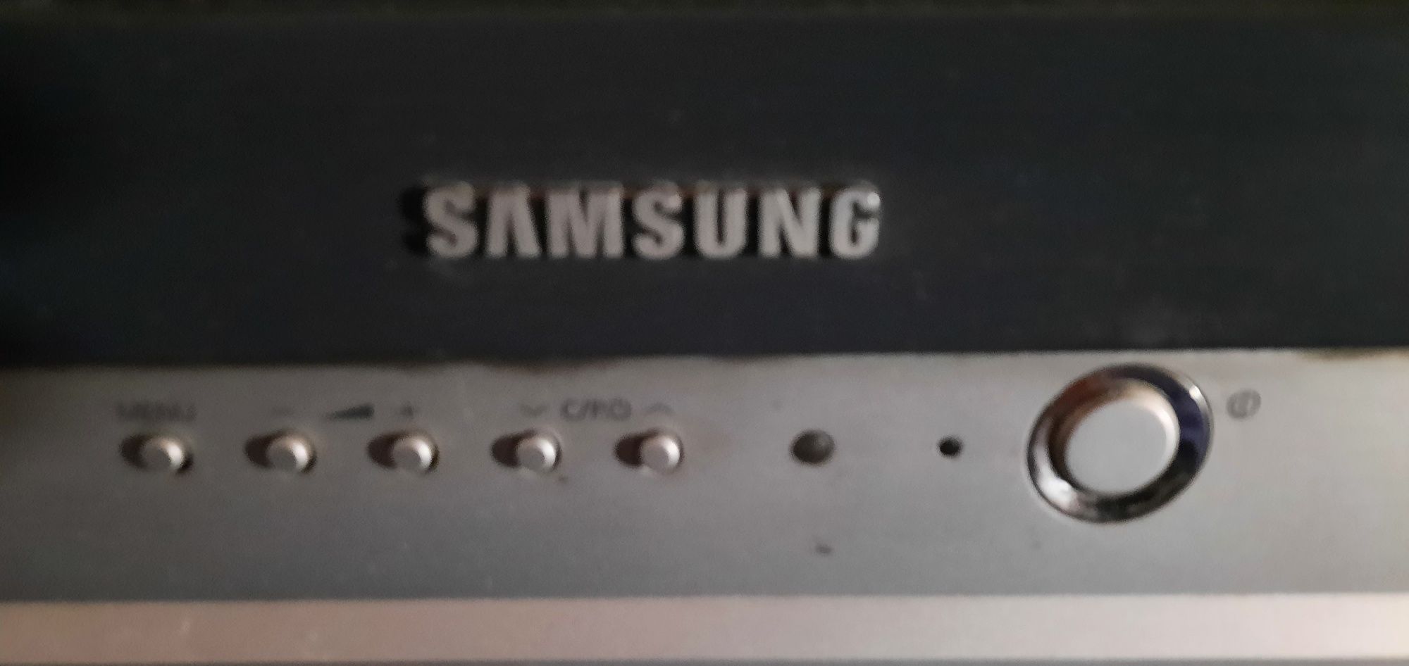 TV Samsung. Рабочий с плоским экраном ,модель CS 21K30ZHQ