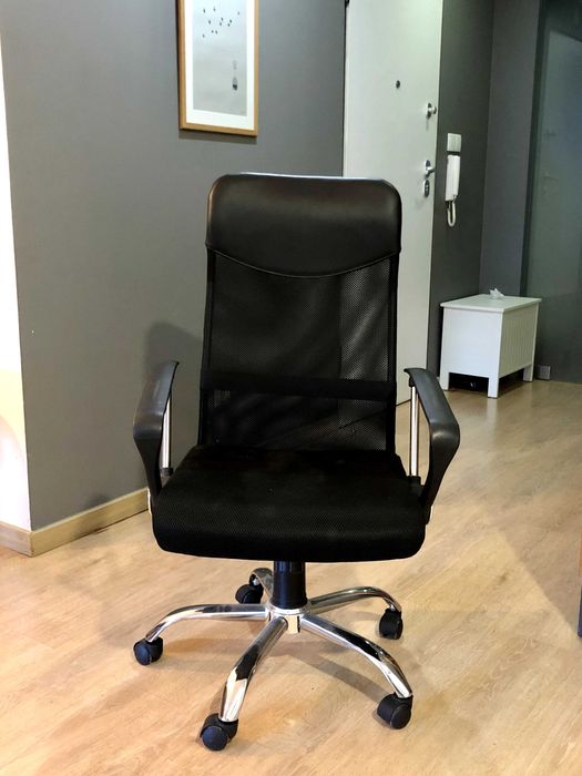 Cadeira de Escritório Executiva Preto com Design Moderno (Lisboa)