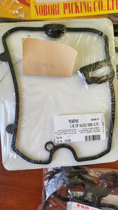 Прокладки клапанної кришки(в описі різні)