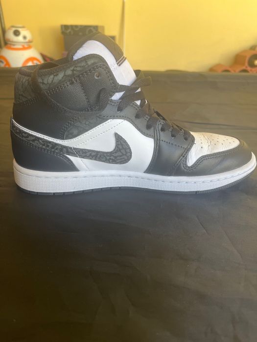 Air Jordan 1 MID SE