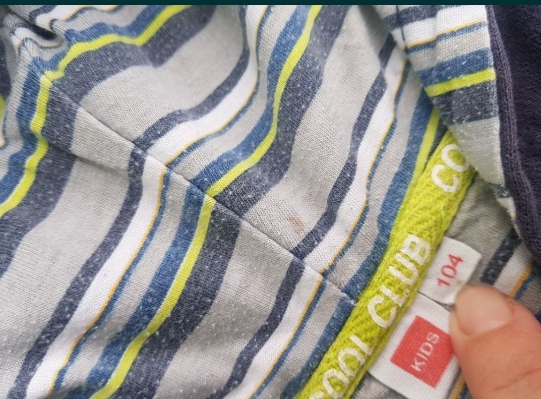 Zestaw bluz 2+1 gratis chłopięcych z kapturem 104 bluza rozpinana