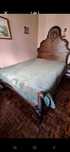 Cama antiga estilo Luís XV e cómoda