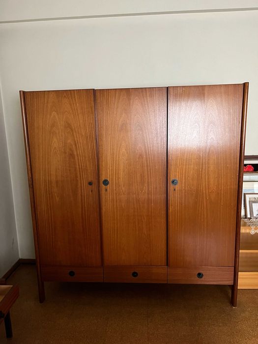 Guarda-fatos Olaio, anos 80