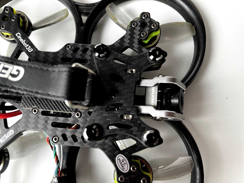 Dron fpv cinebot30 6s Walksnail elrs 868 MHz GPS