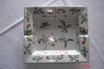 Cinzeiro em Porcelana Chinesa com Ramos Verdes e Insectos