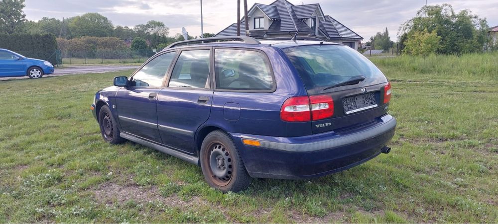 Volvo V40 Kombi 1.8 benzyna