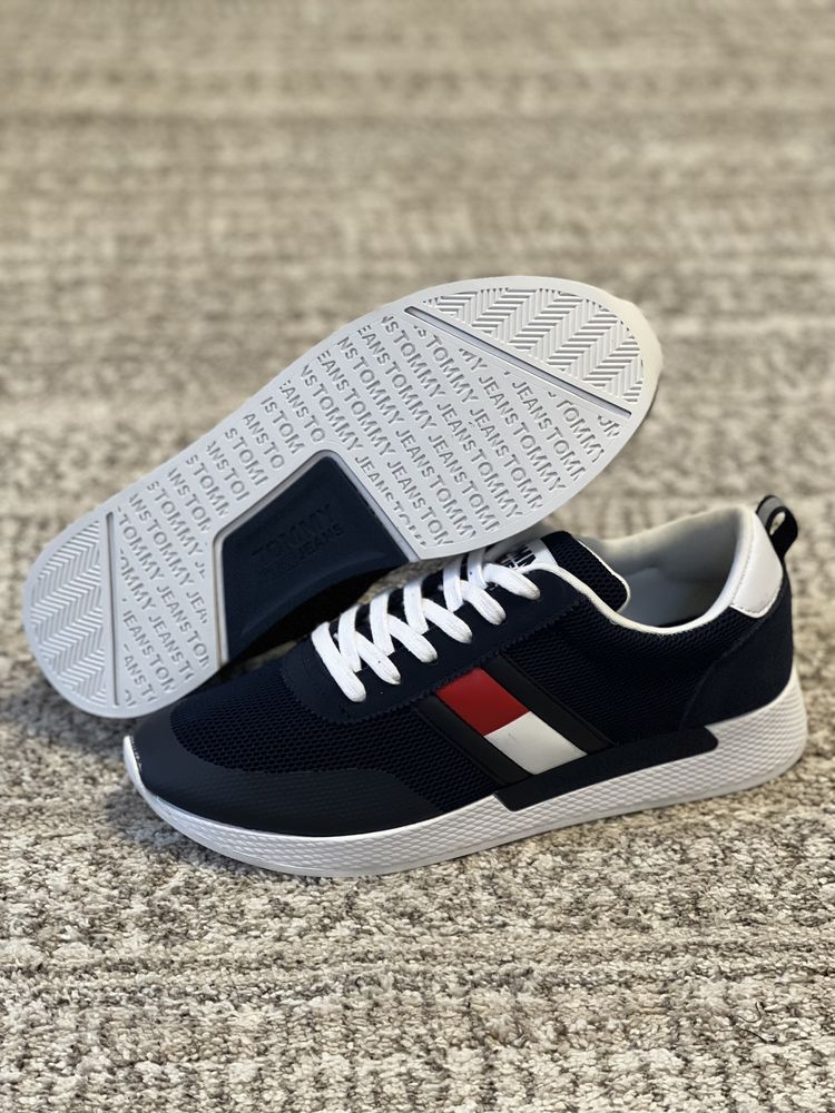 ЗНИЖКА! Кросівки Tommy Hilfiger  Jeans Flag Sneaker  EM0EM00400 40