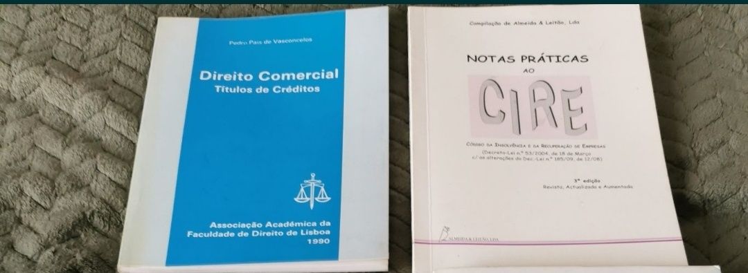 Livros Jurídicos / Direito 1 = 5€ / 10 = 40€