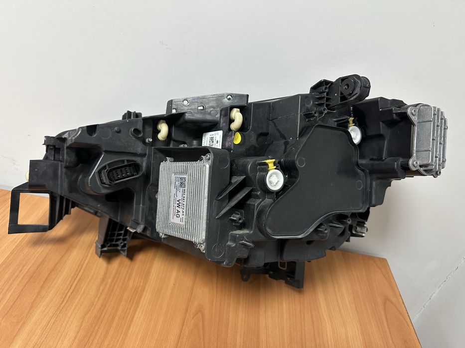 Vw ID4 USA передня права фара/11A.941.036.A