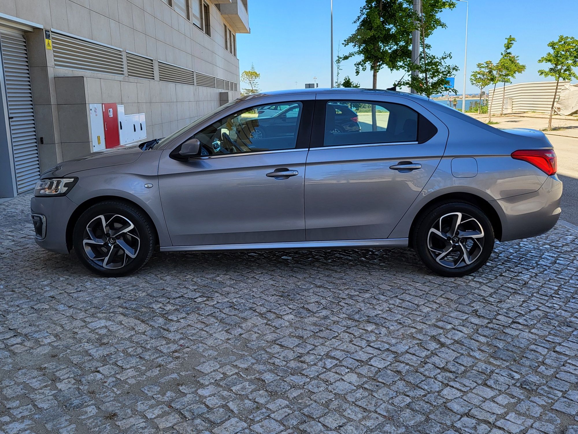 Citroën c-elysée a diesel ano 2019