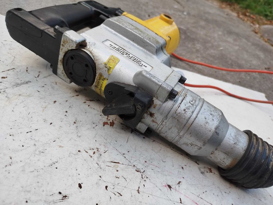 Młotowiertarka SDS sieciowa 800 W