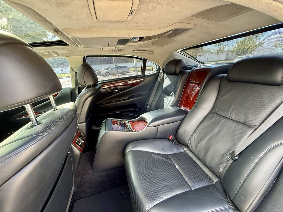Lexus LS460L, AWD, Ottoman, 2009