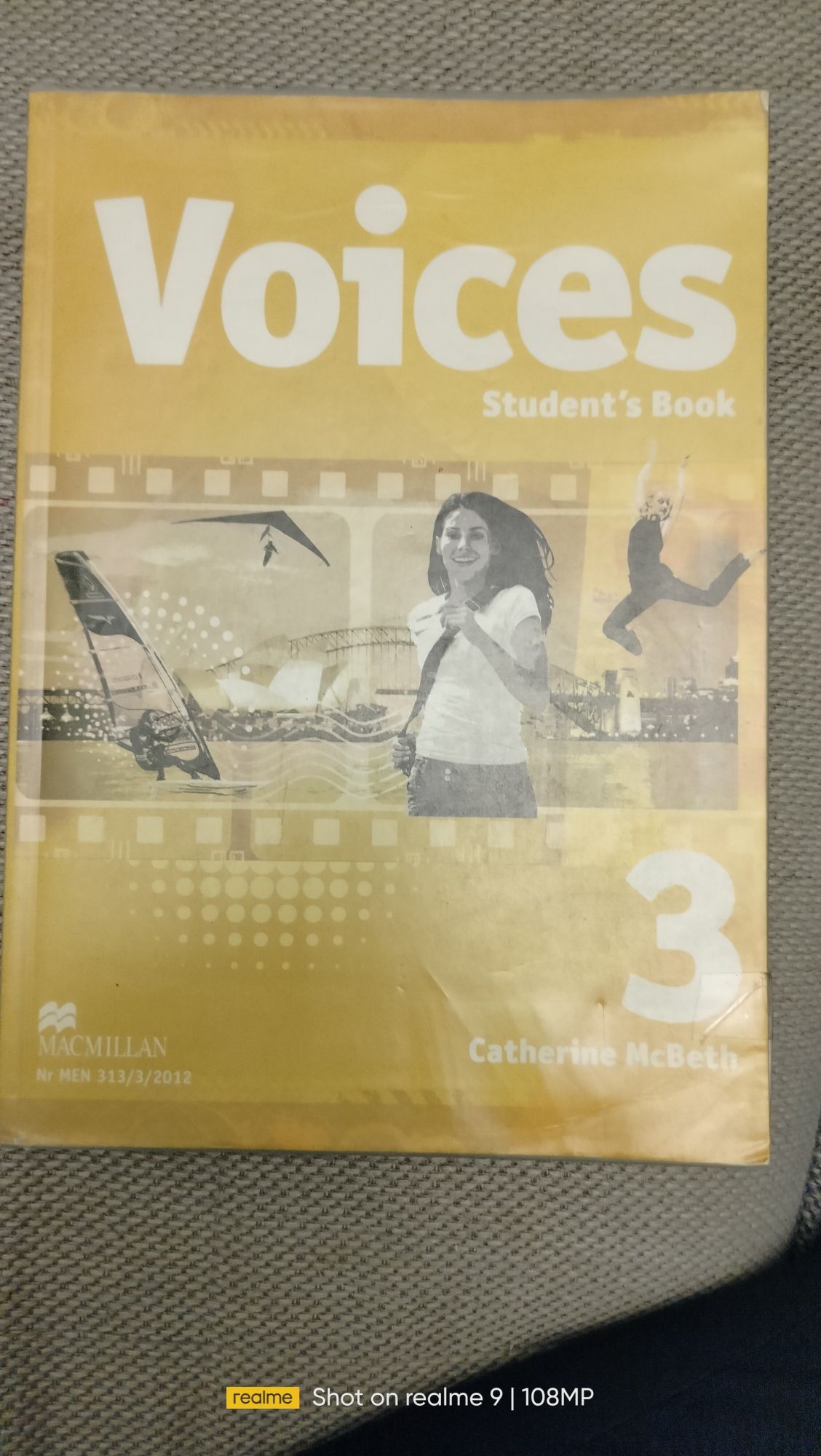Voices 3 Student 's Book (poziom A2)