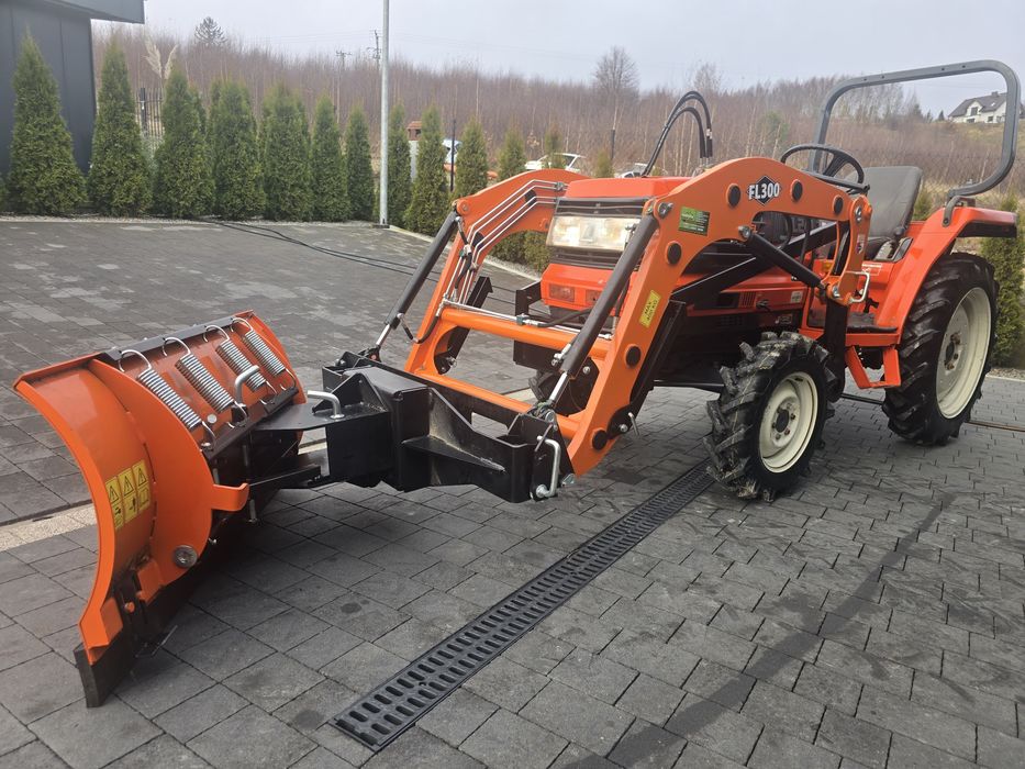 Mini traktor Kubota Gl241,ładowacz czołowy, pług do śniegu