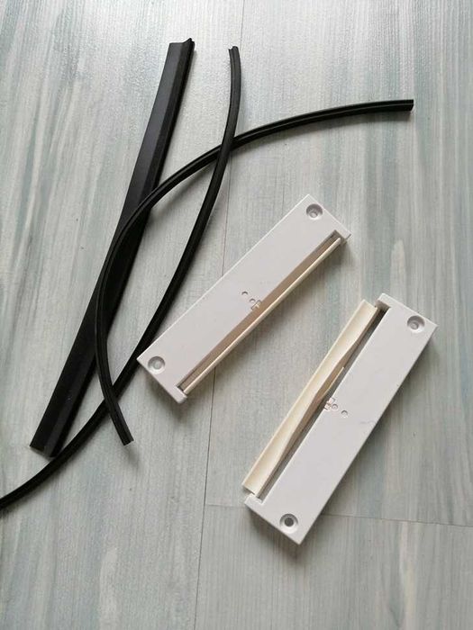 Nawiewnik okienny wrębowy, bezinwazyjny i bezobsługowy. 2 komplety.