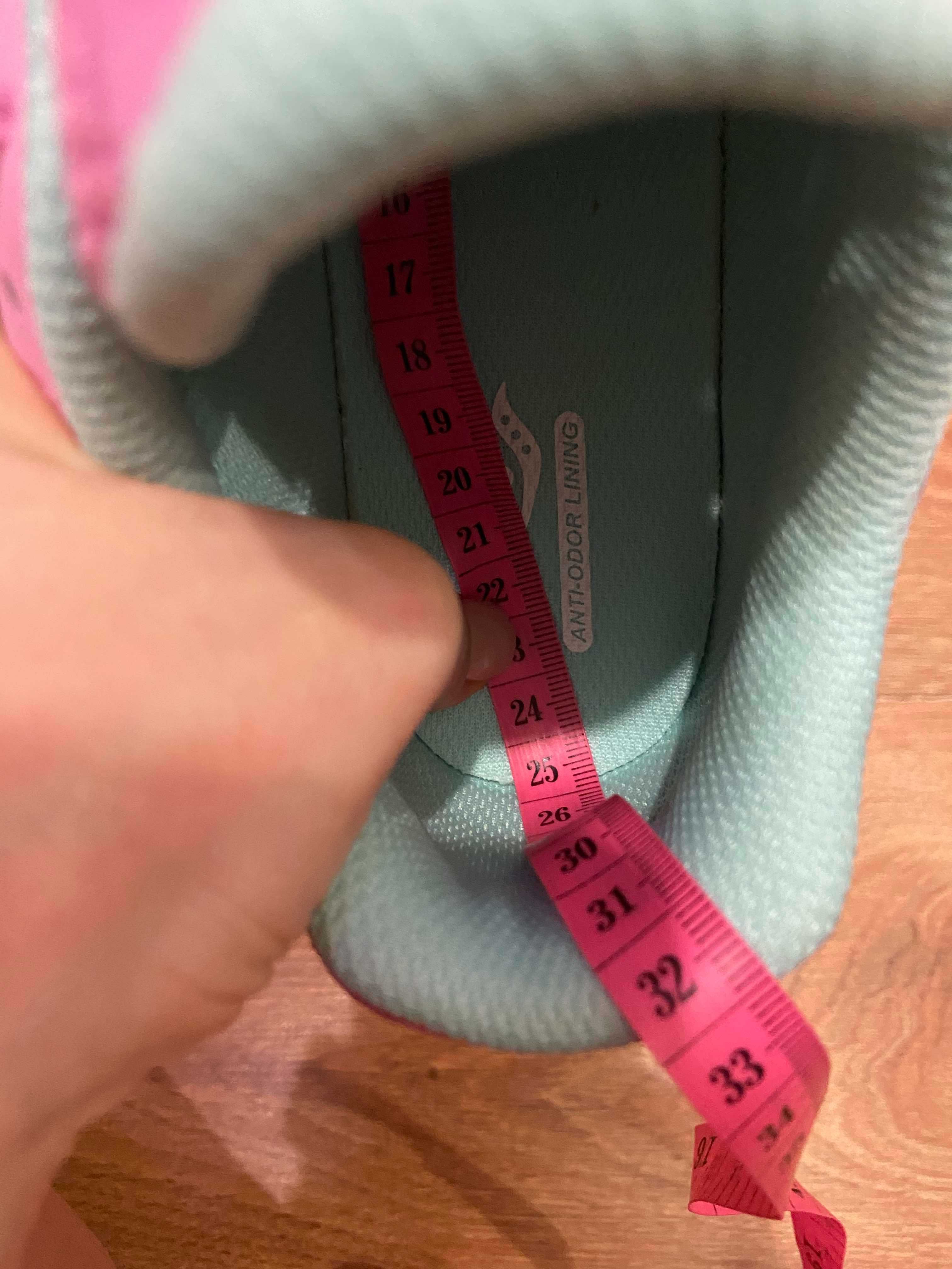 Новые кожаные кроссовки для бега Saucony для девочки 38 р