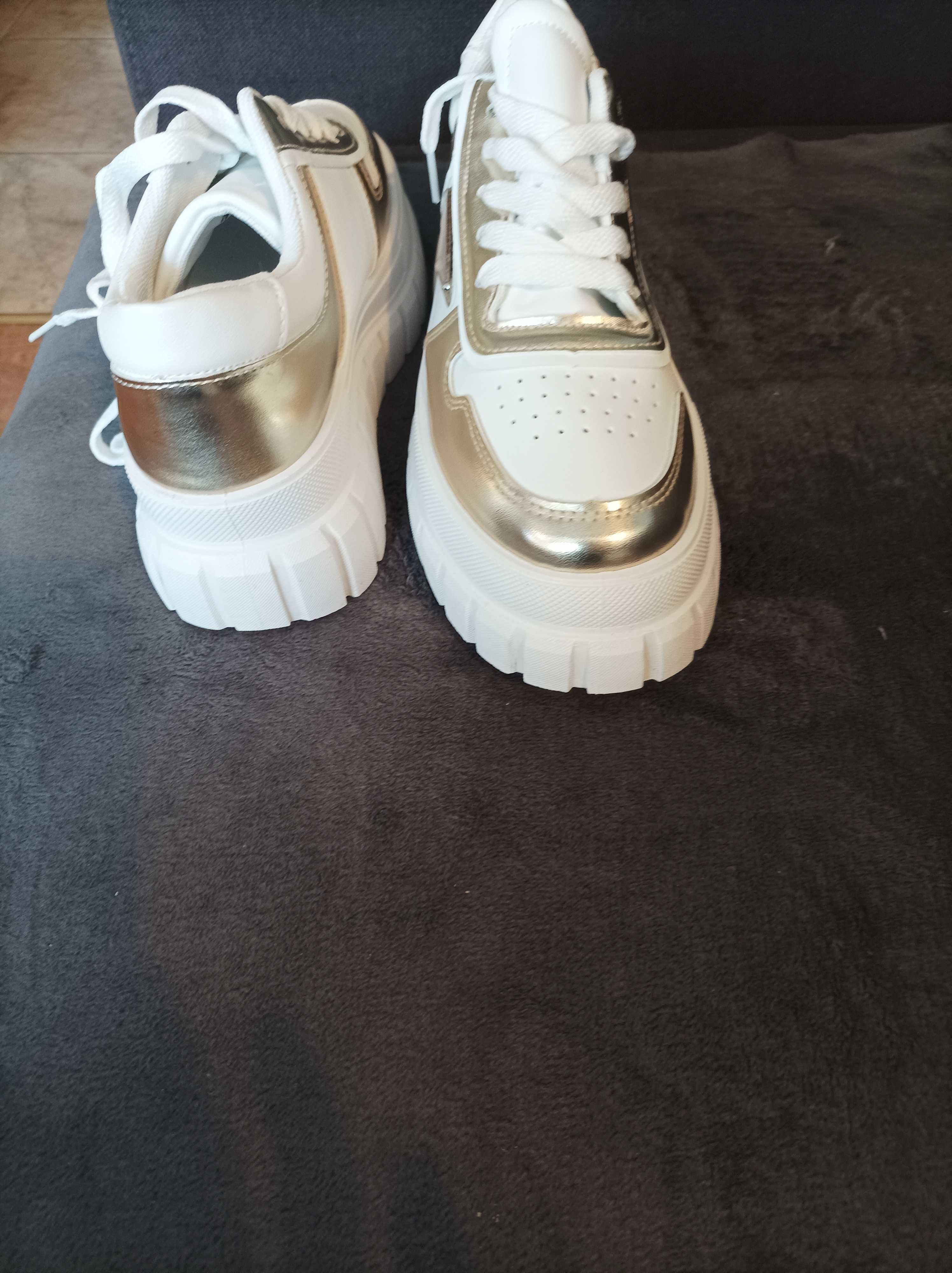 Sneakersy damskie biało złote.