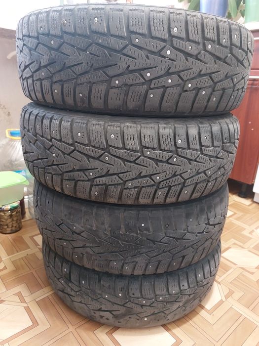 Комплект зимових шин Nokian  175/70 R13  Б/У.