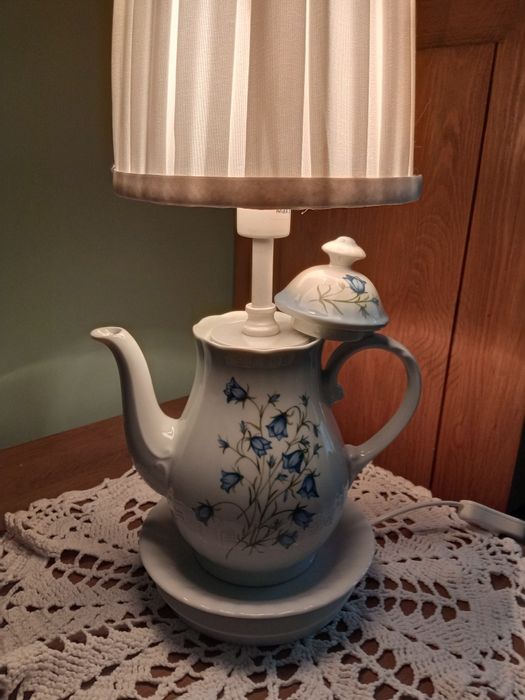Lampka stołowa z porcelany