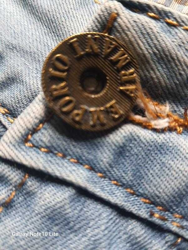 Armani jeans джинсовые шорты
Размер Mex 32