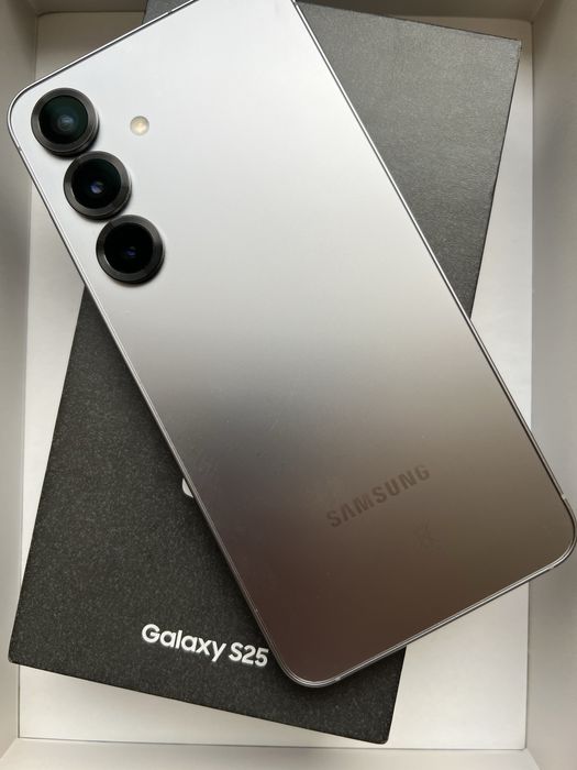 samsung S25 12/128 gb