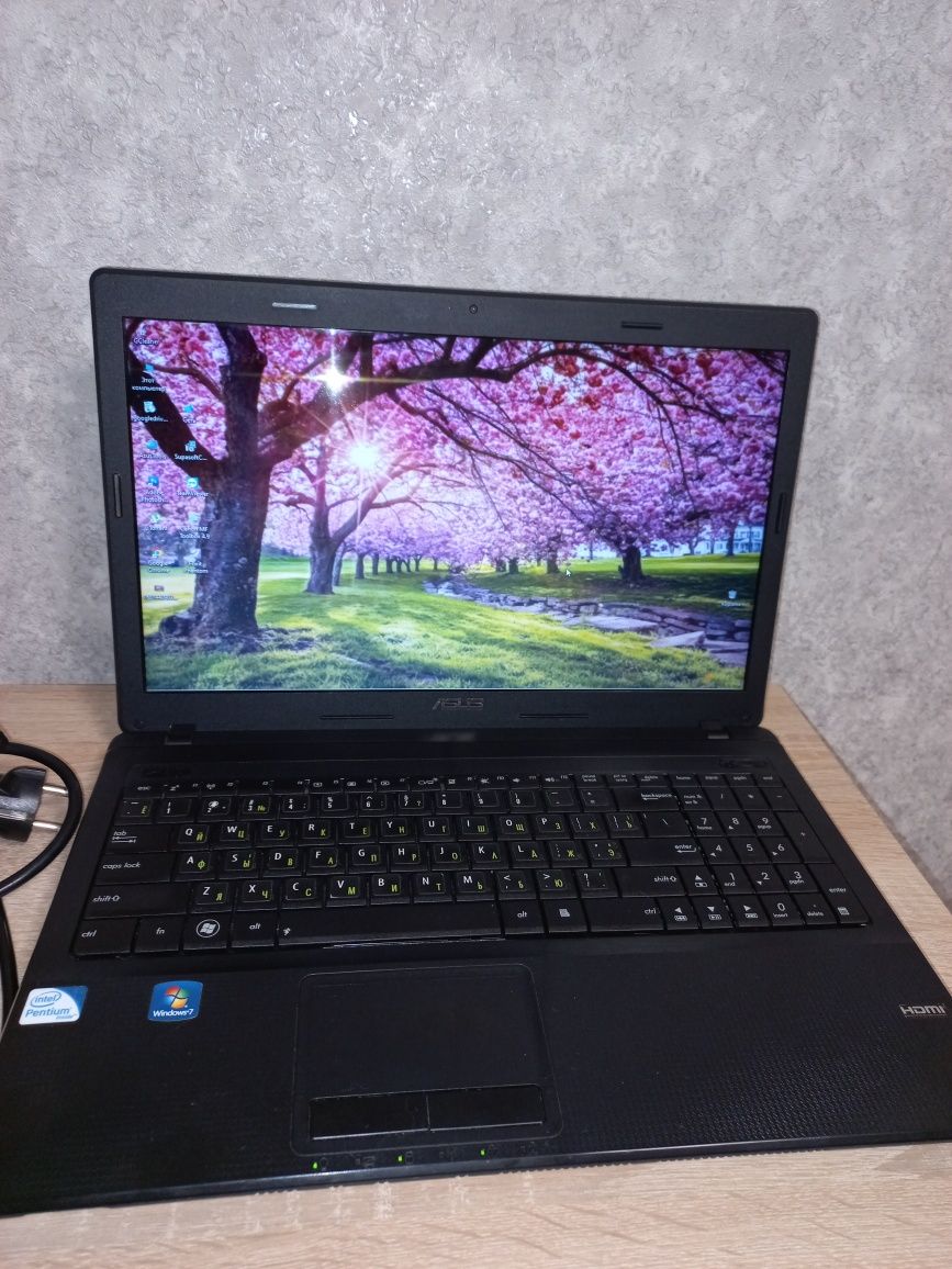 Ноутбук ASUS  X16-96072