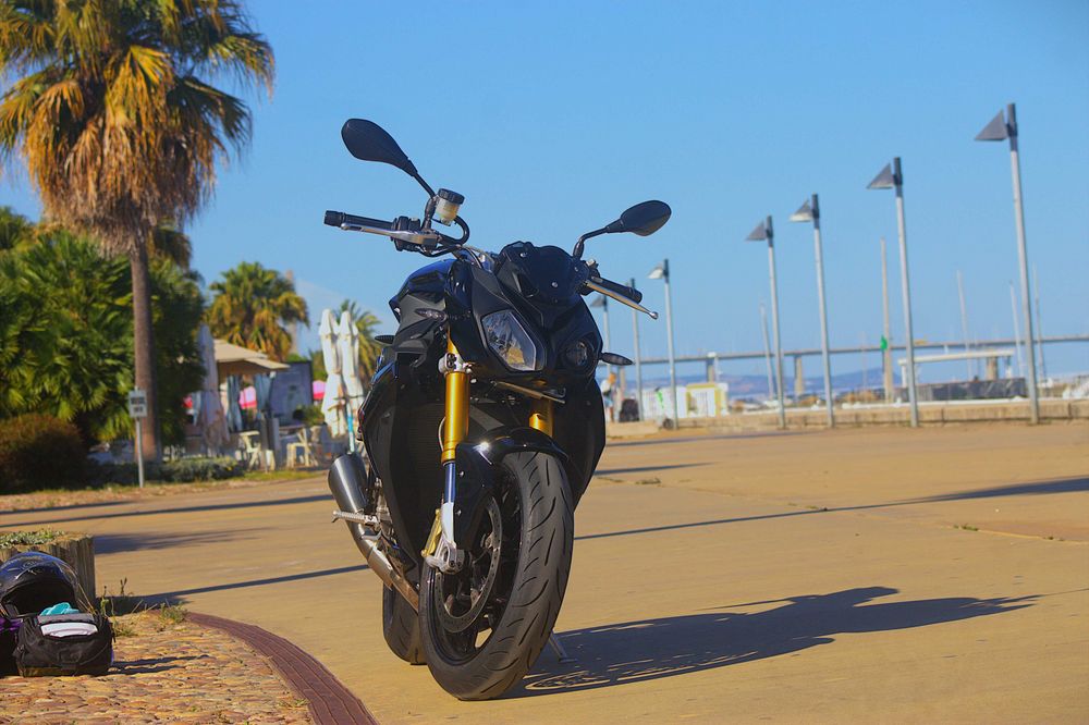 BMW S1000R naked/streetfighter
