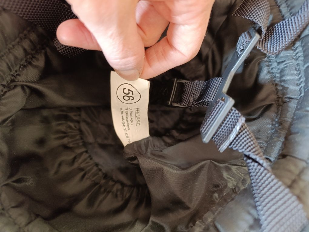 Toczek jeździecki JABU rozm. 56 czarny zamszowy kask