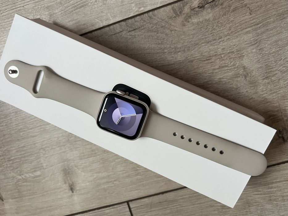 Apple Watch SE (2-го покоління), 40 мм.