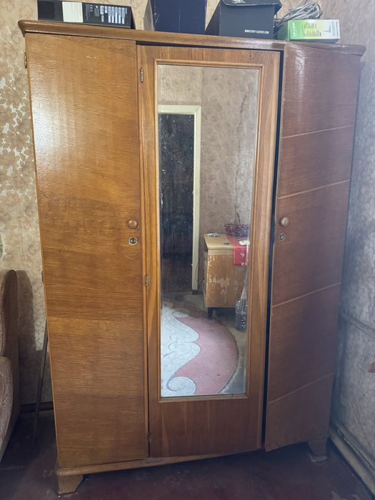 Мебель - диваны, комоды,