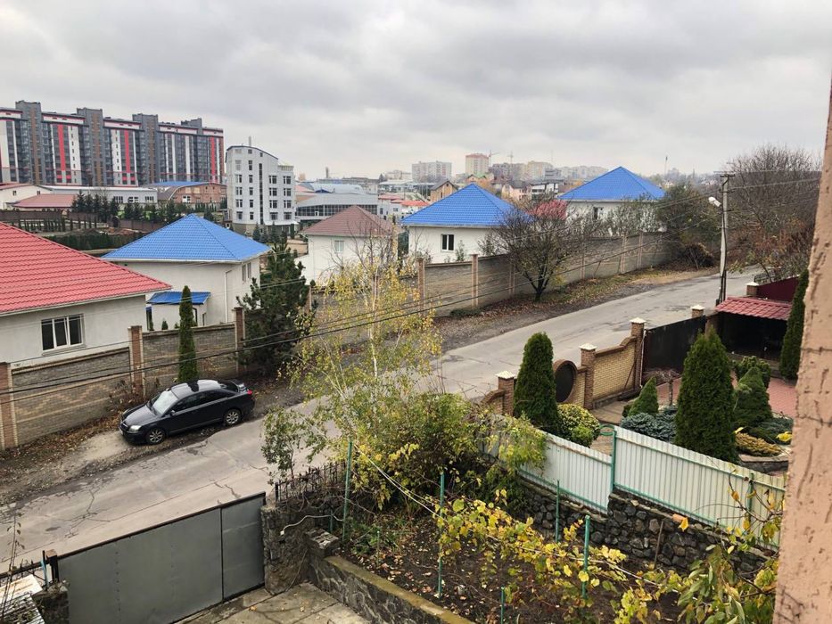 Будинок Автовокзал 1, 350 кв.м згаражем і комунікаціями