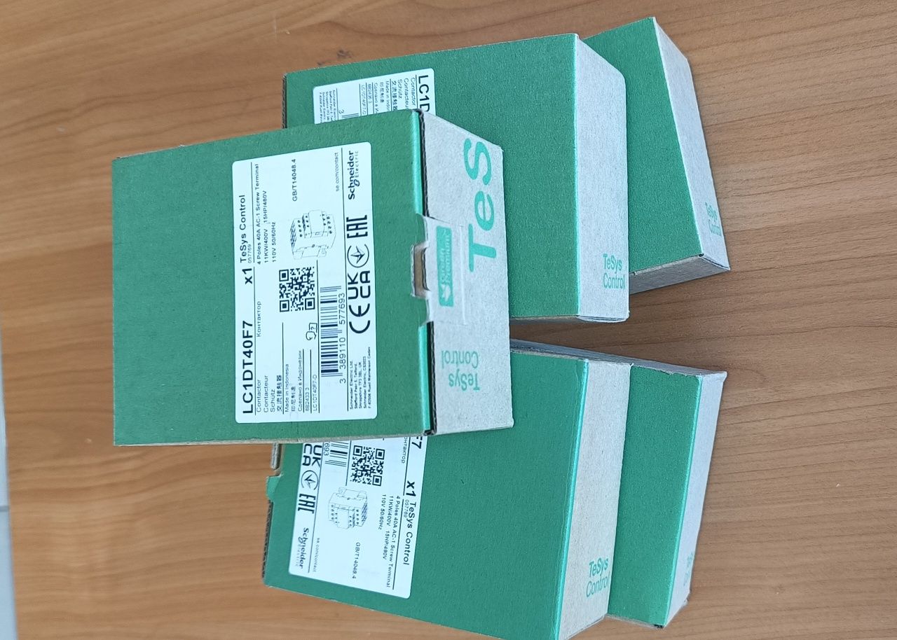 Stycznik mocy 40A LC1DT40F7 AC-1 110v 4P  Schneider Nowy