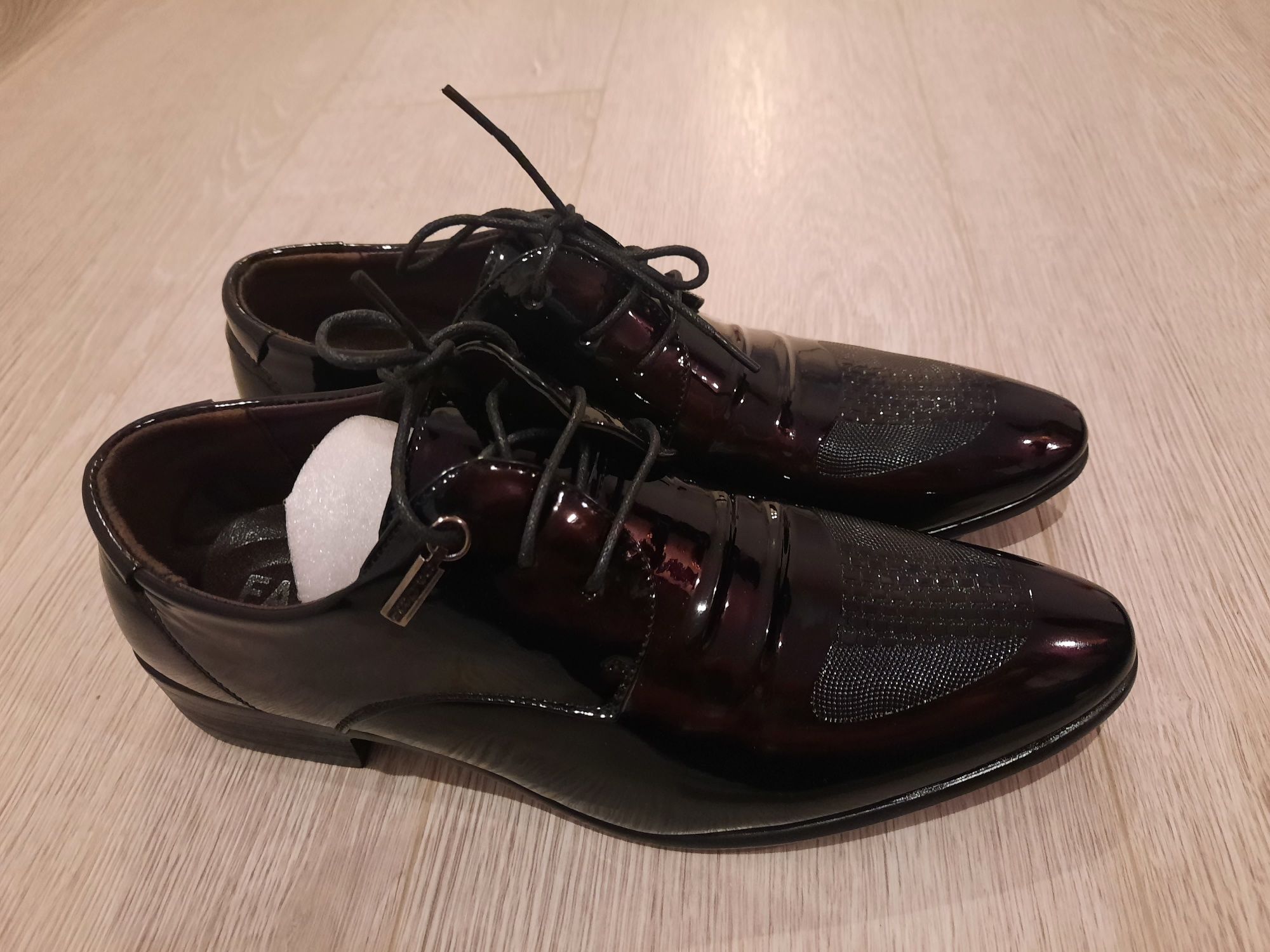 Męskie półbuty eleganckie lakierowane obuwie wizytowe