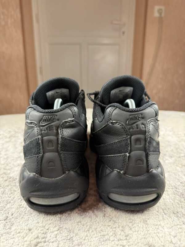 NikeAirMax95EssentialTripleBlack r.44
