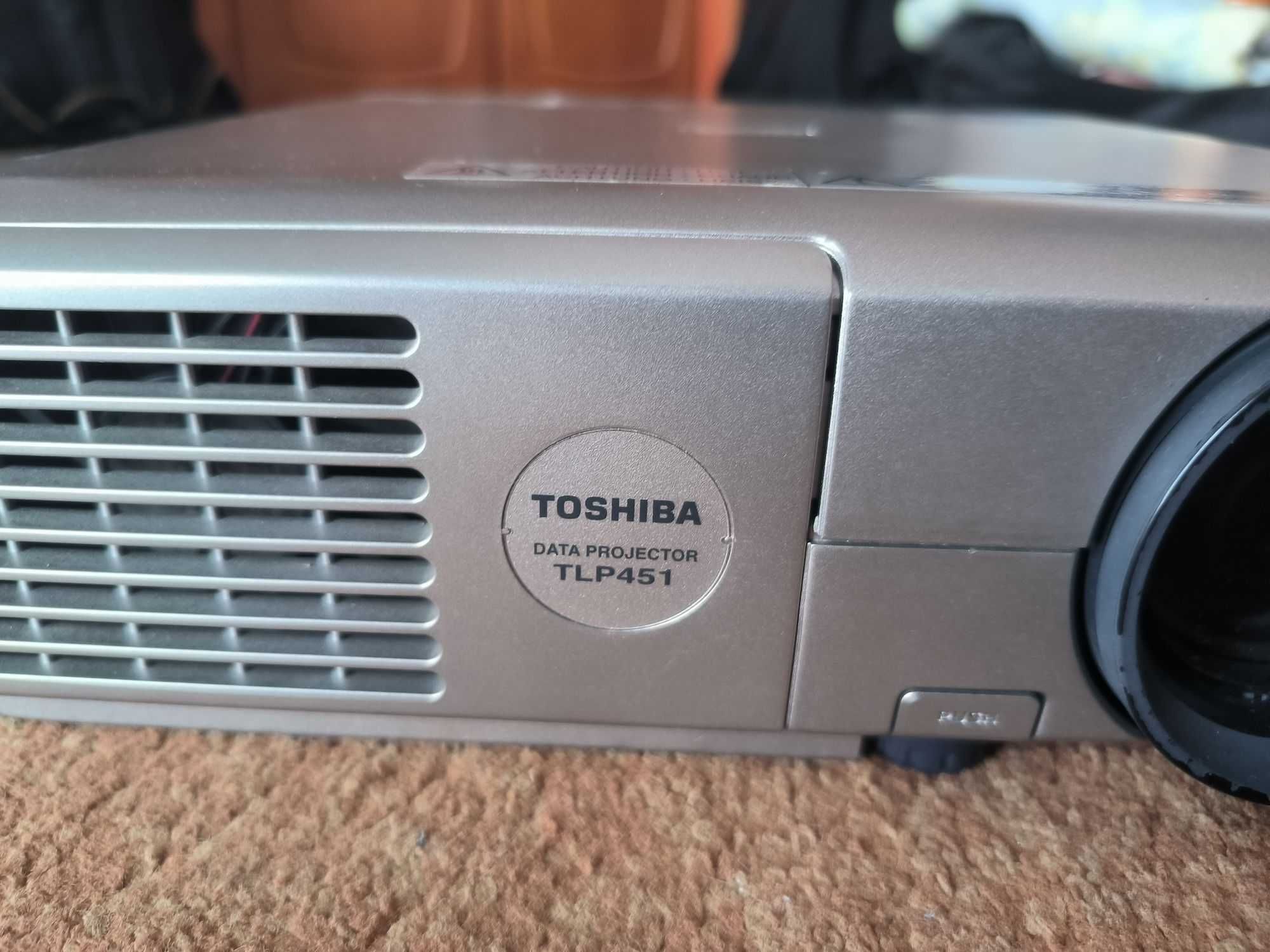 Projektor Toshiba TLP-451