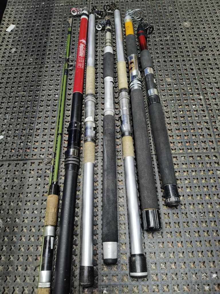 Vendo estas canas de pesca preços de 10€ a 20€