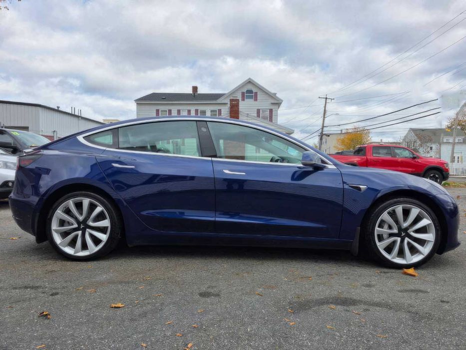 Tesla Model 3 Long Range      2019
