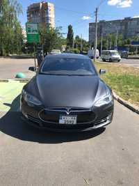 Tesla S 70D свіжа