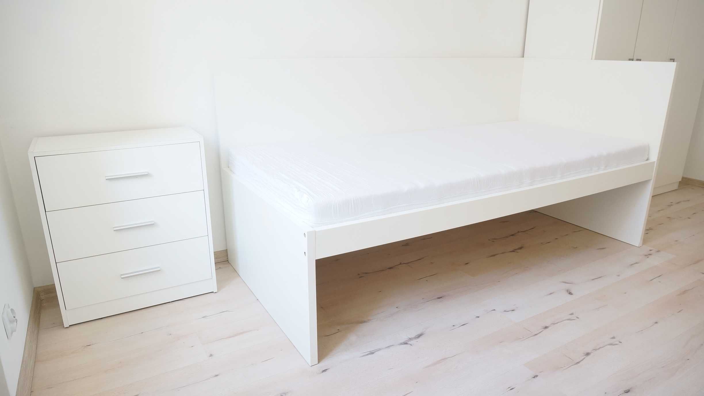 Duży pokój jednoosobowy (13m2) w mieszkaniu studenckim w centrum Jeżyc