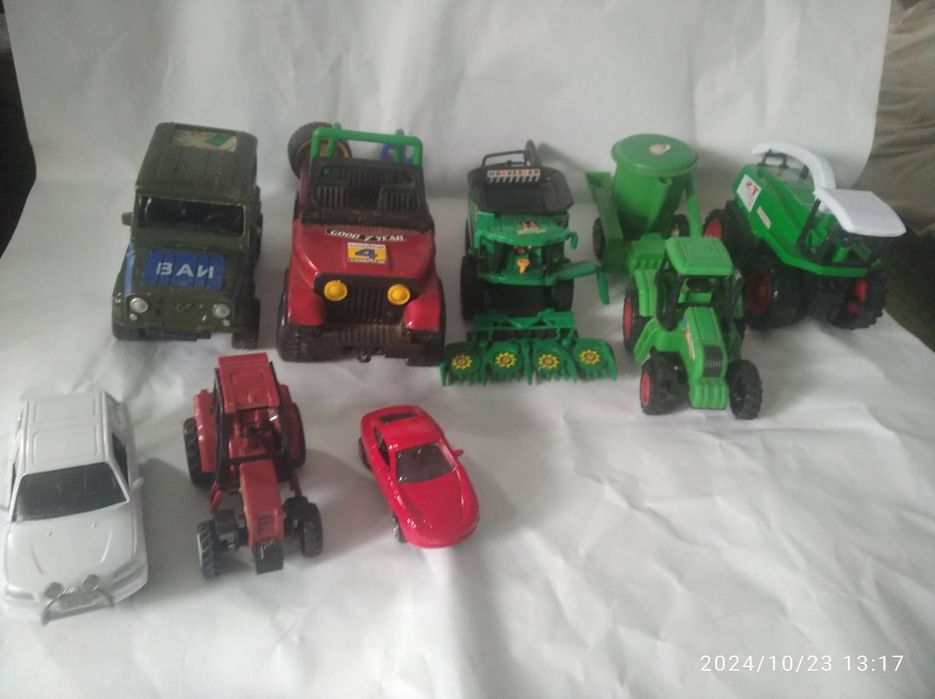 Трактори і машини