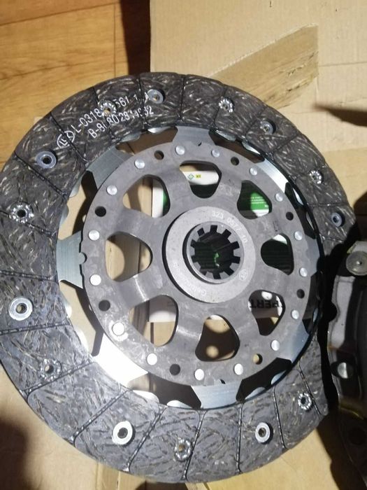 Комплект зчеплення  (623300100) на BMW