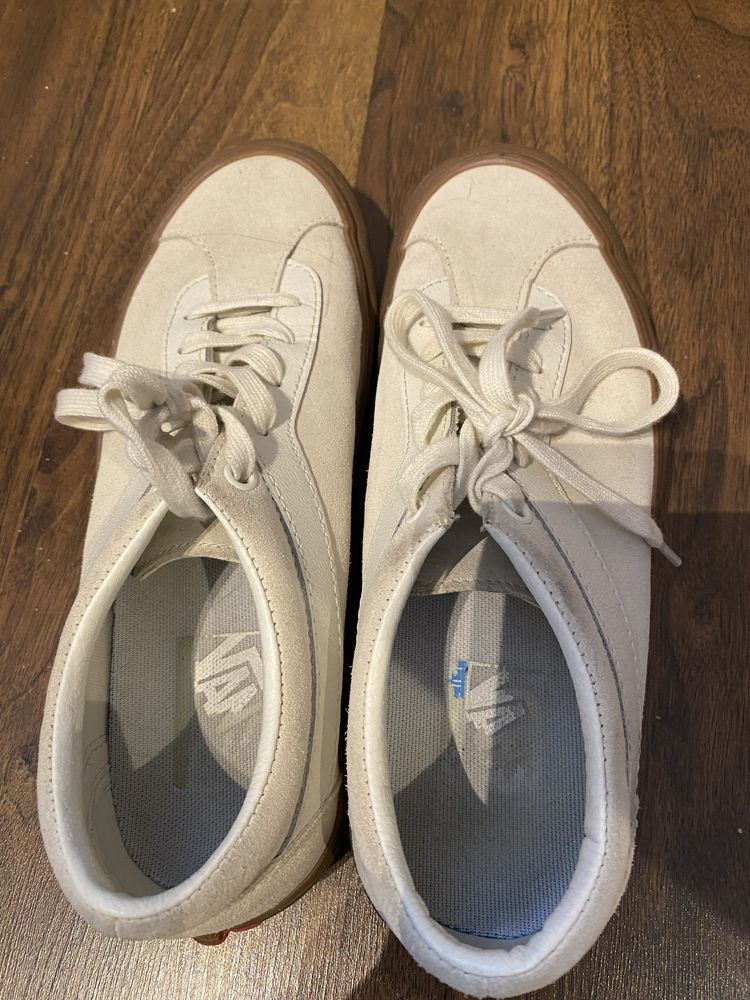 Jasne buty vans